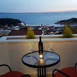 Apartment New With Sea View Makarska